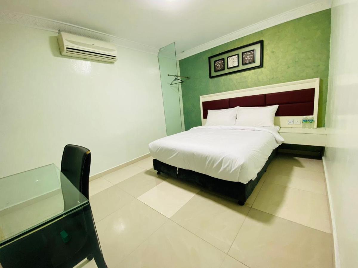 Surya Boutique Hotel Кланг Экстерьер фото