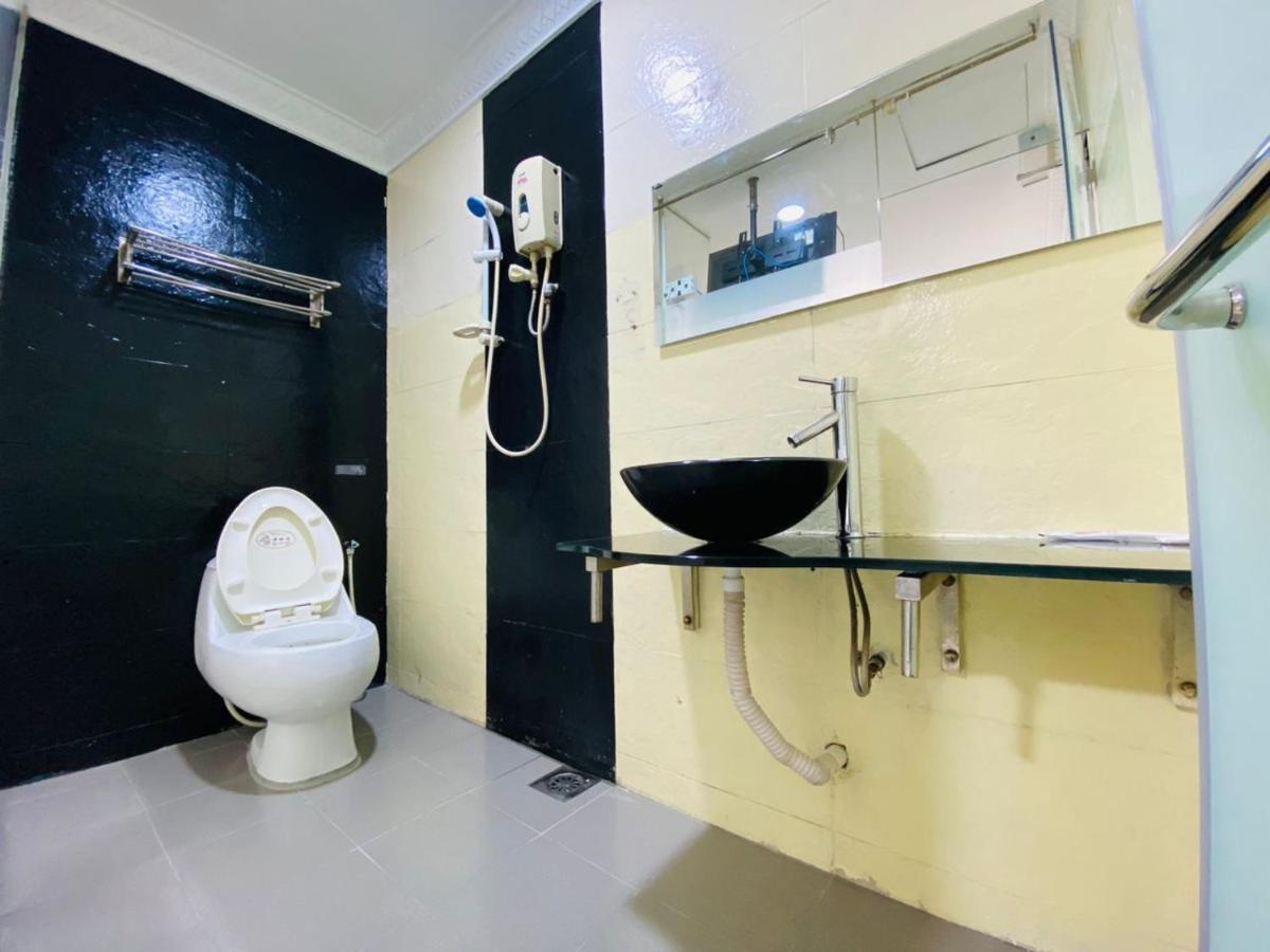 Surya Boutique Hotel Кланг Экстерьер фото