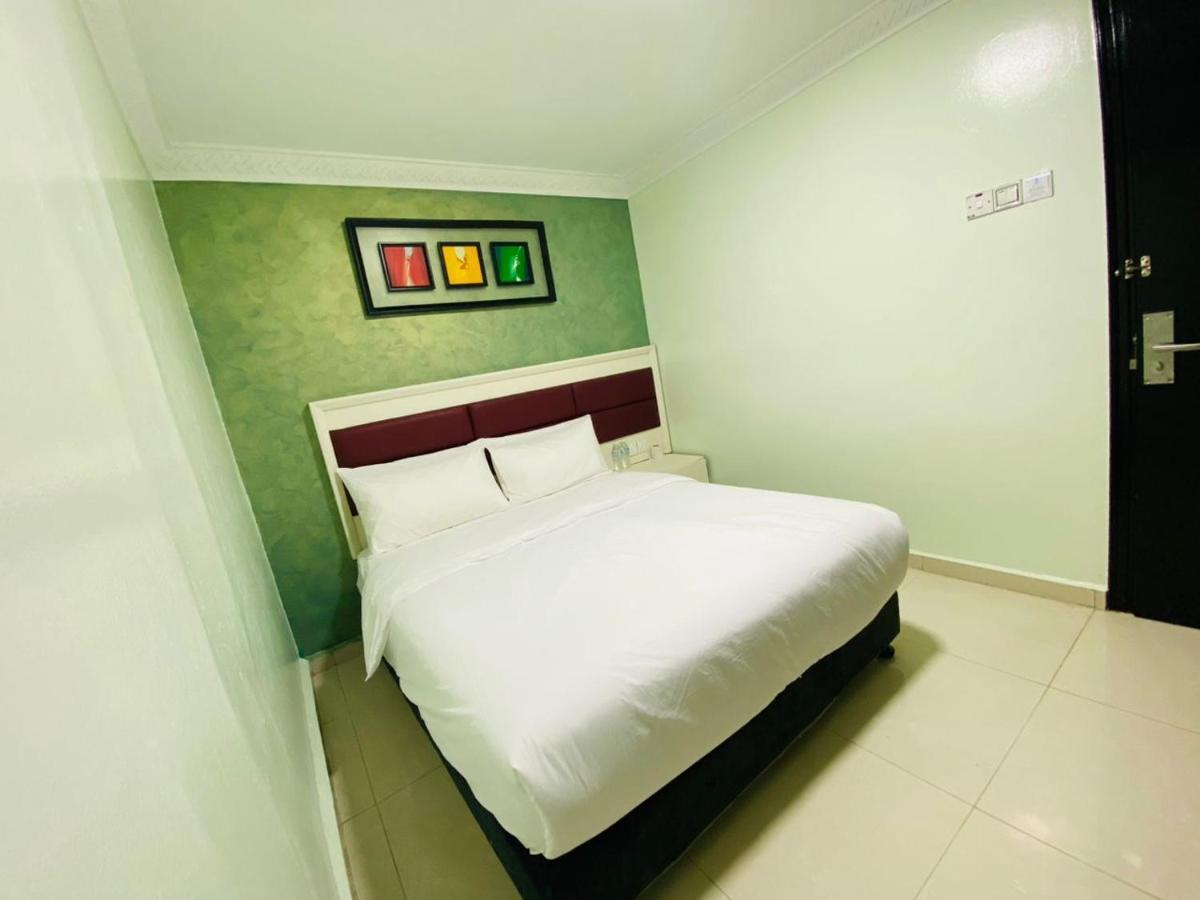 Surya Boutique Hotel Кланг Экстерьер фото