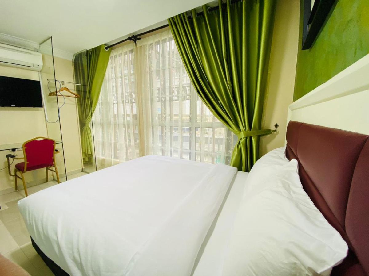 Surya Boutique Hotel Кланг Экстерьер фото