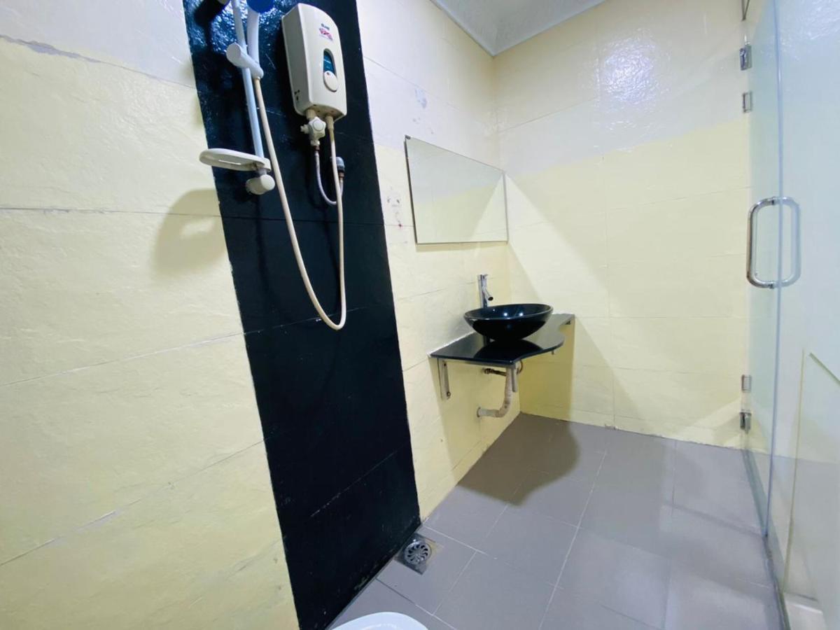 Surya Boutique Hotel Кланг Экстерьер фото